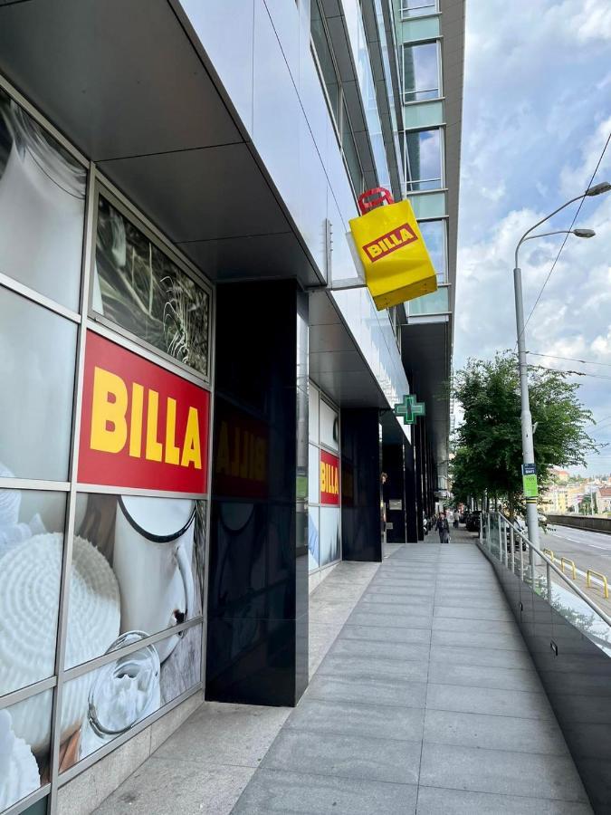 De Luxe 4 May Plaza Bratislava Exterior photo